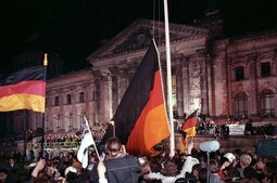 Tag der Deutschen Einheit<br>{Bildquelle: Bundesarchiv, Bild 183-1990-1003-400 / Grimm, Peer / CC-BY-SA 3.0}