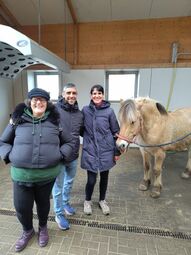 Vorschaubild Therapeutisches Reiten mit Frau Huth<br>https://www.edumaps.de/file/17420854572520459764.jpg/3nkbrtq
