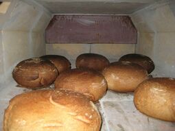 Vorschaubild Brote im Ofen