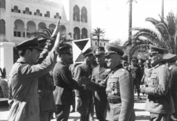 Vorschaubild Ankunft des Afrikakorps in Tripolis (Lybien)<br>{Bundesarchiv, Bild 101I-424-0258-32 / Sturm / CC-BY-SA 3.0}